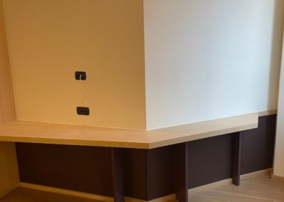 Pavimento in pvc e boiserie per un hotel
