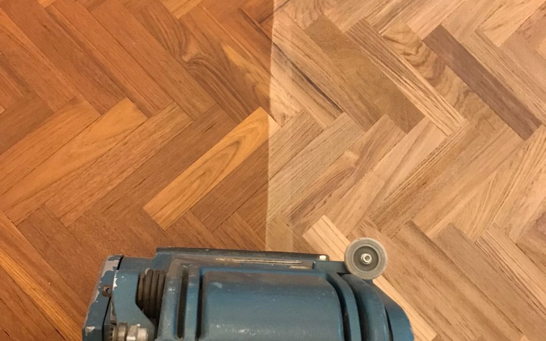 Lamatura parquet in teak a spina di pesce